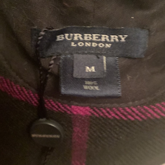 Authentic Burberry fall/winter hat - Picture 8 of 9